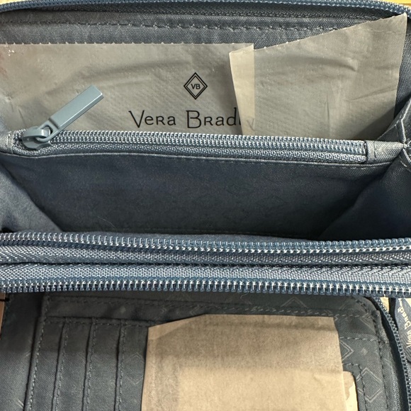 RFID 3-in-1 Crossbody - Picture 5 of 6